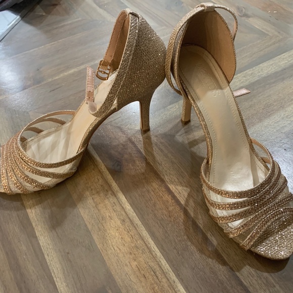 Davids Bridal Heels - Picture 2 of 2